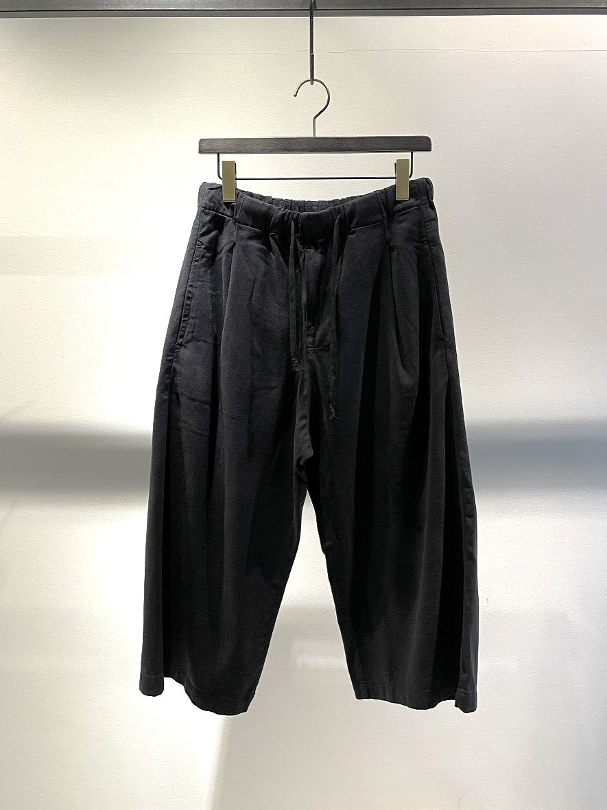 SYNGMAN CUCALA / CROPPED WIDE EASY TROUSERS / BLACK