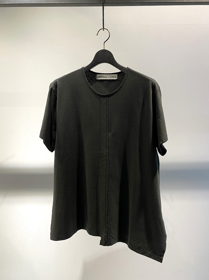 SYNGMAN CUCALA / ASYMMETRIC T-SHIRT / MOSS