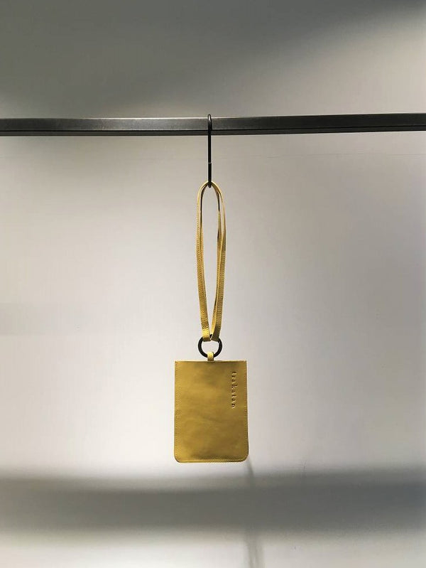 TRAKATAN / SLING FIT FOR CARDS & PHONE / MUSTARD