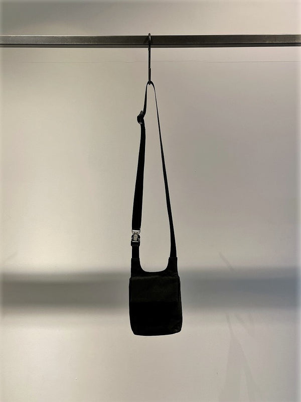 ARCS / GHOSTING NECK POUCH / BLACK