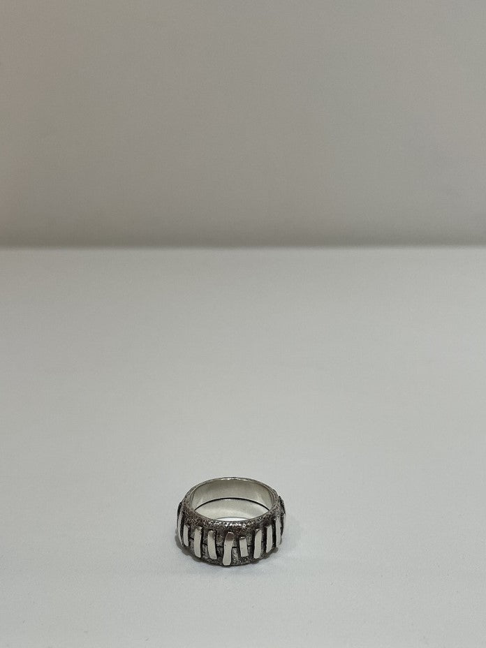 OLIVIER JEWELLERY / STITCHED RING