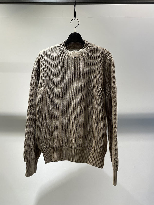STAY HUMAN ON EARTH / CREW NECK KNIT / HAZELNUT