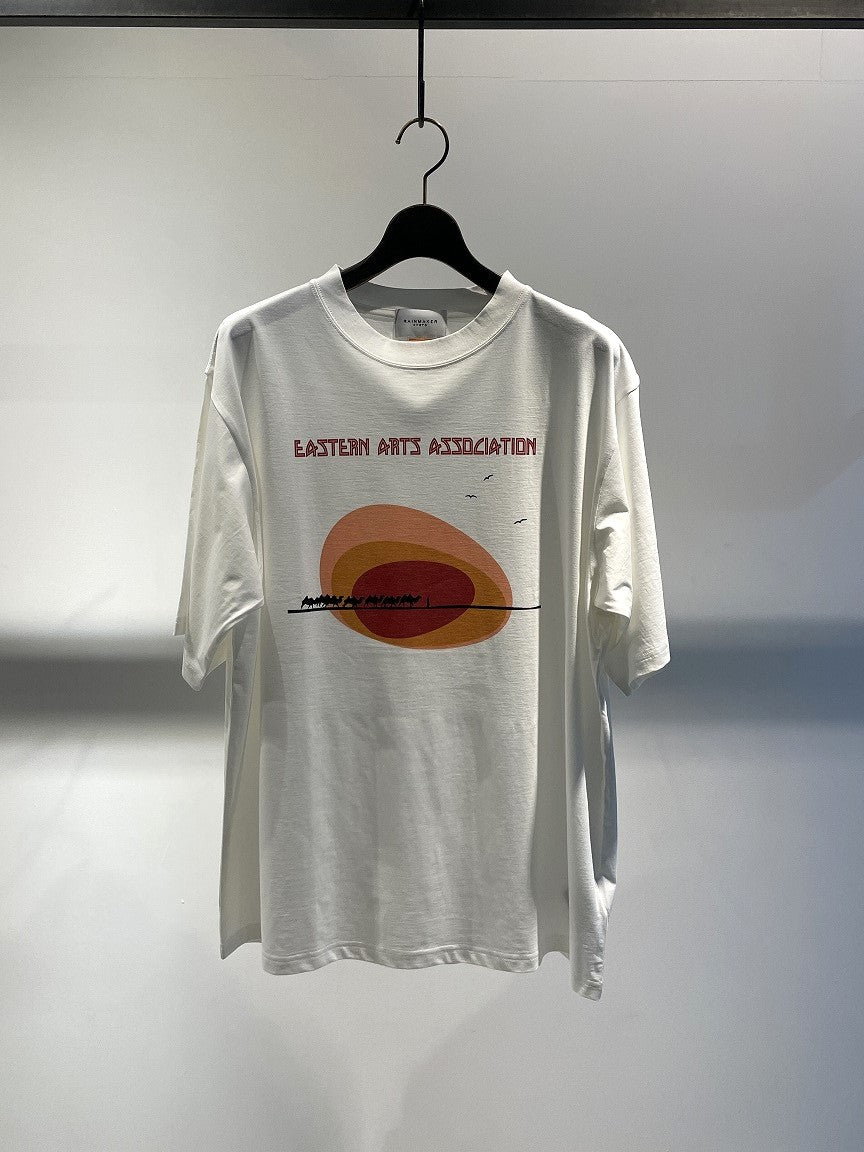 RAINMAKER × MAISON EUREKA / EARSTERN ARTS ASSOCIATION TEE / OFF