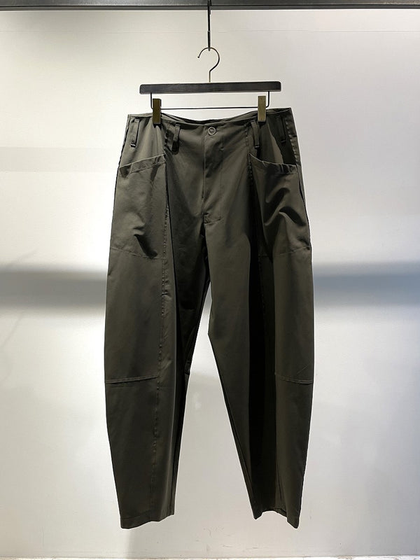 SYNGMAN CUCALA / Tapered Trouser / KHAKI