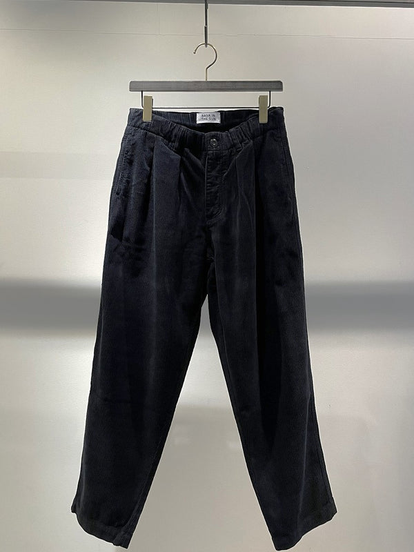 BASK IN THE SUN / TAPARED CORDUROY PANTS / BLACK