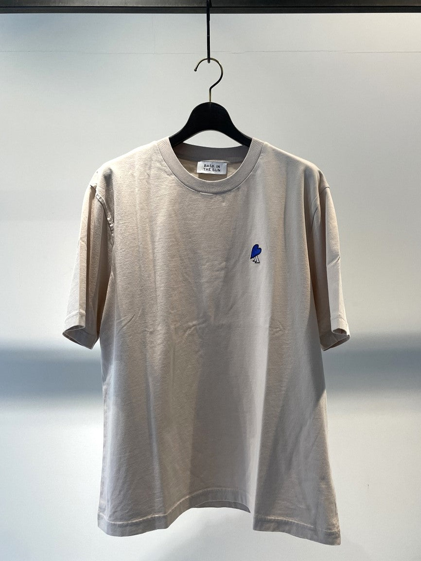 BASK IN THE SUN / T-SHIRT HEART / CLAY