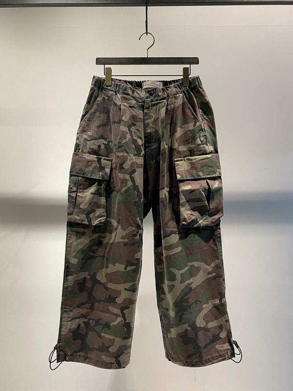 STAY HUMAN ON EARTH / CARGO PANTS / CAMO