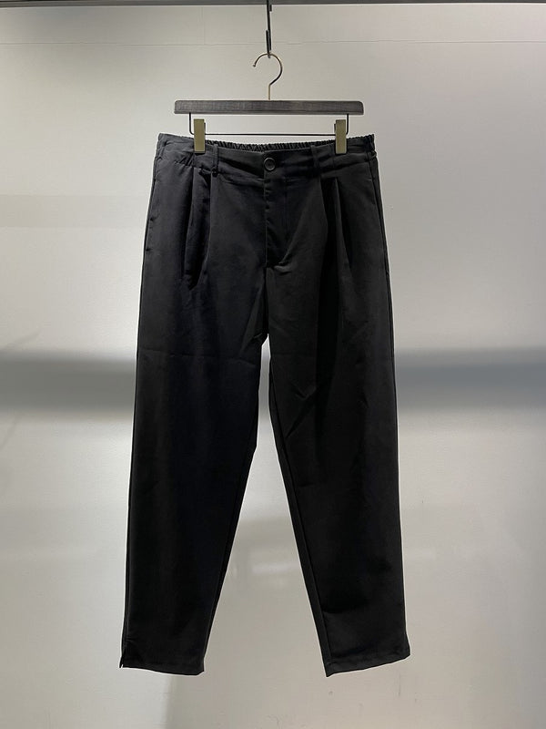 LA HAINE INSIDE US / TUCK TAPERED TROUSER / BLACK