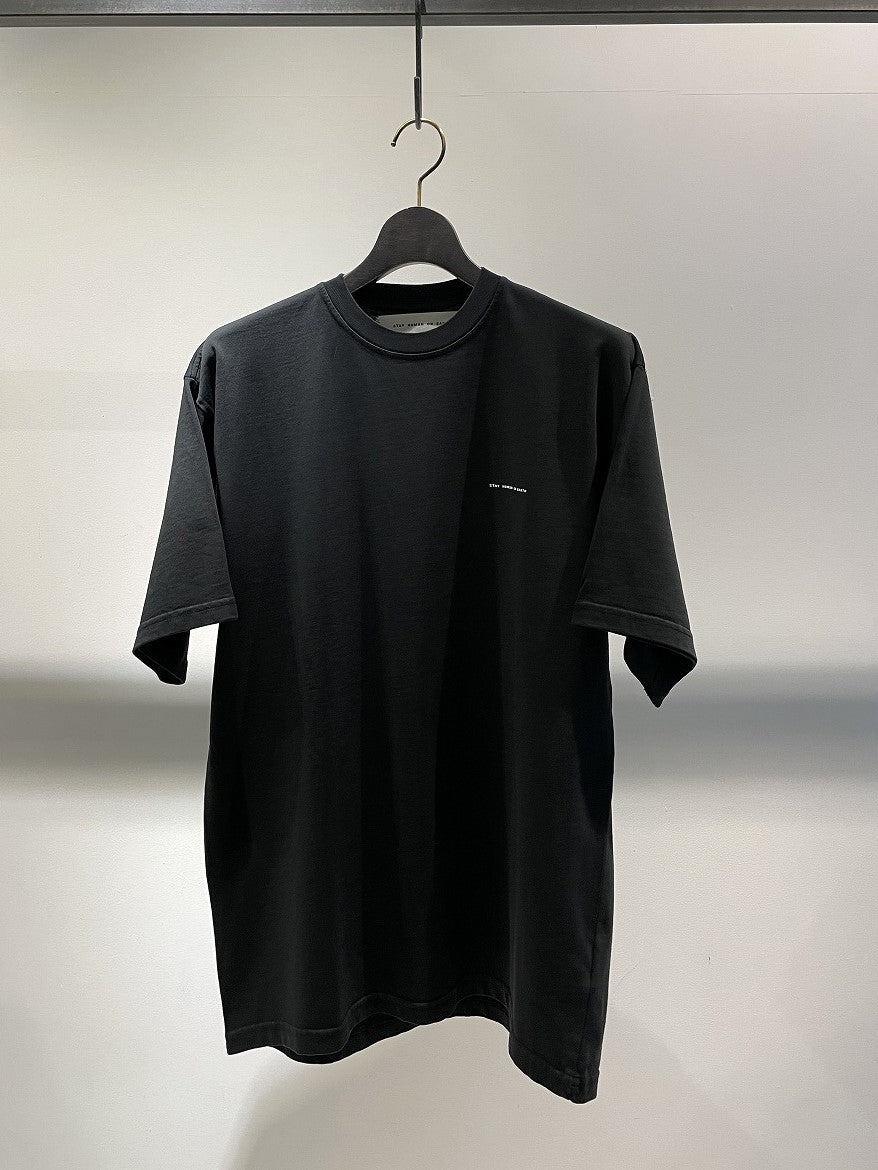 STAY HUMAN ON EARTH / T-SHIRTS SHORT SLEEVE/ BLACK