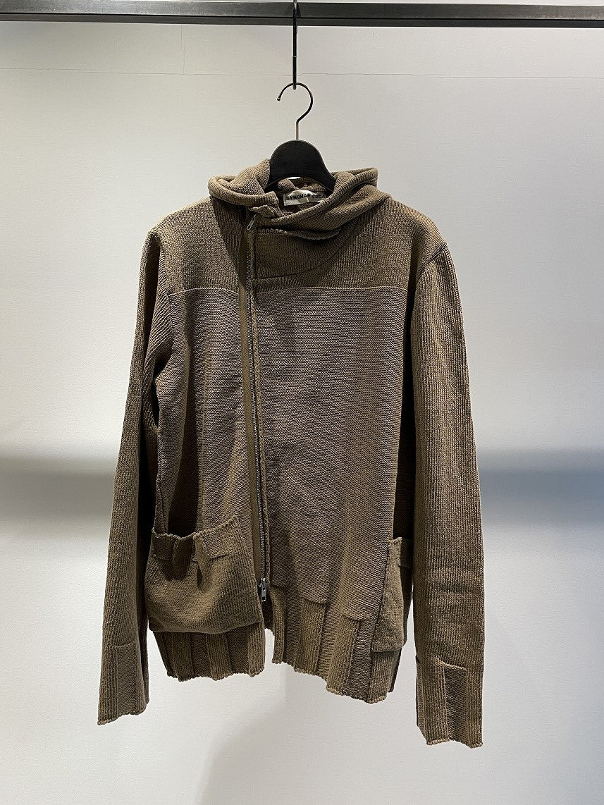 SYNGMAN CUCALA / ASYMMETRIC HOODED KNIT / TOASTED