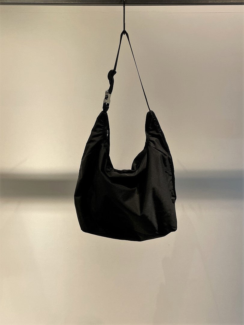 ARCS / SLING BAG / BLACK